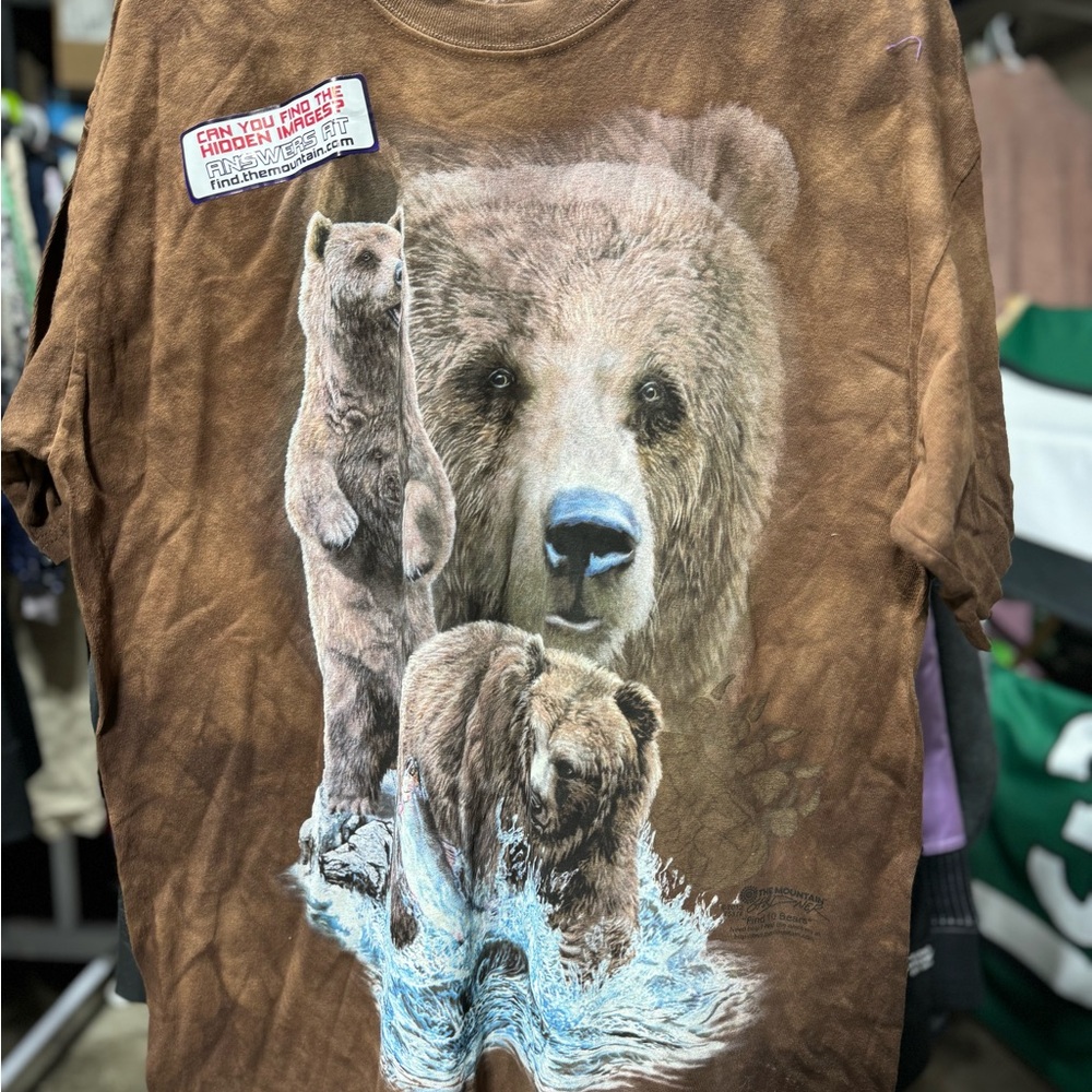 Men’s Large T-shirt. The Mountain. Bears, Hidden images. Brown “tye-dye” color